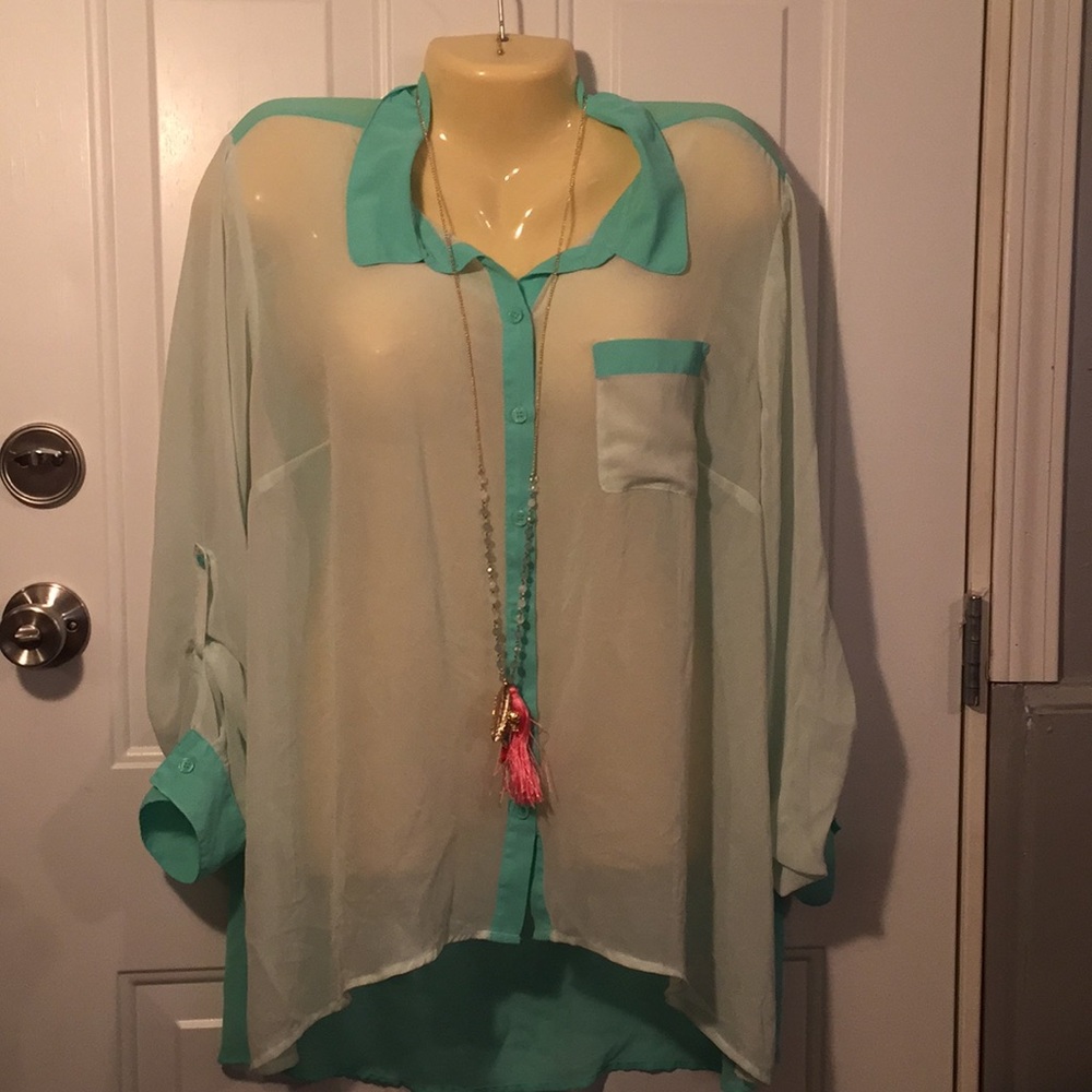MAURICES TOP HIGH LOW CHAFON SIZE 2 NWT